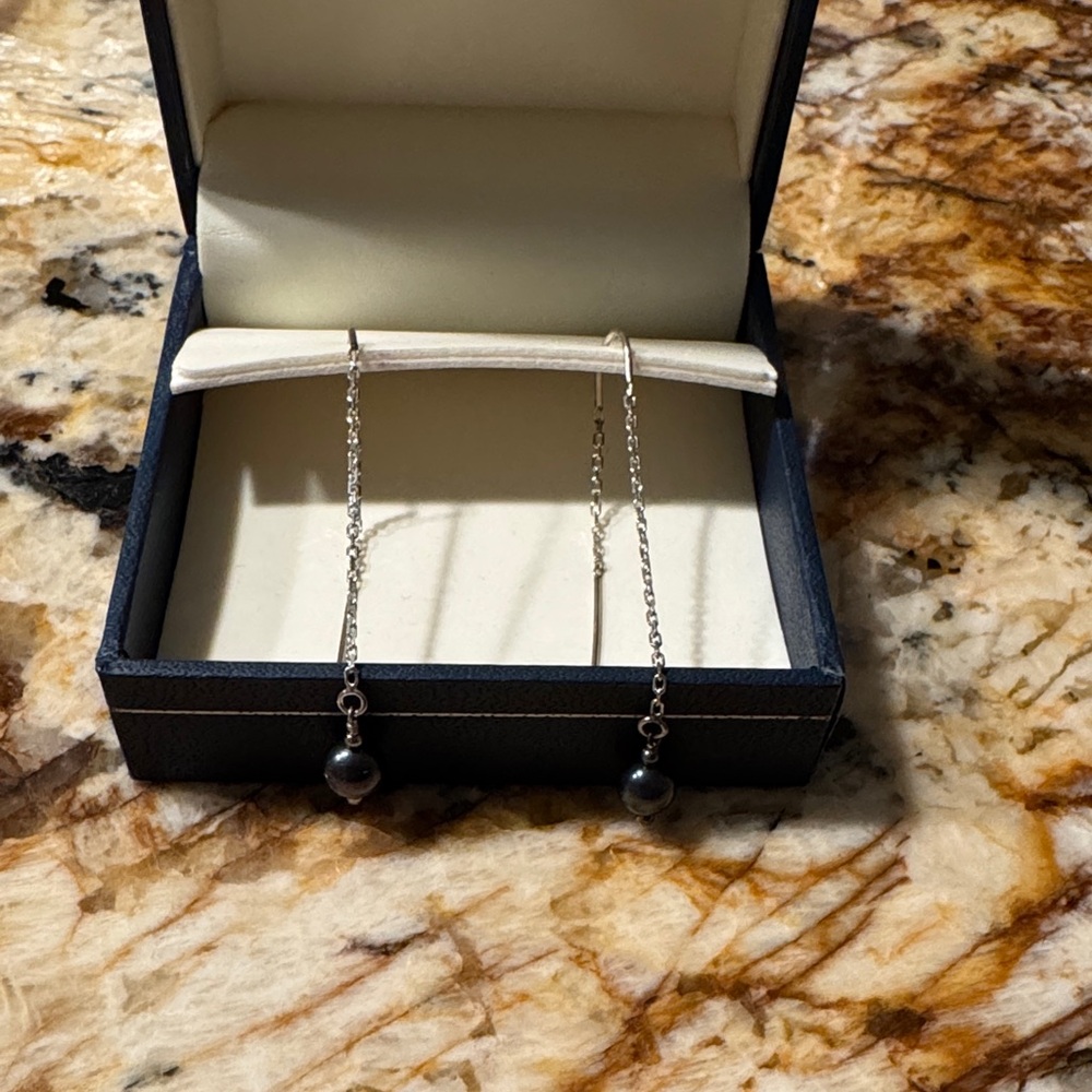 Chic Black Pear Silver Dangle Earrings